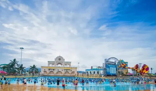 Tsunami Pool